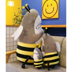 鲨鱼蜜蜂公仔鲨bee玩偶抱枕恶搞鲨骑马毛绒玩具生日礼物龟蜜