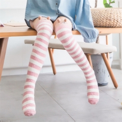 新款冬季珊瑚绒女士过膝袜子 通刺绣毛圈加厚保暖长筒睡眠毛巾袜
