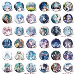 初音 直径58MM马口铁胸章9个一套